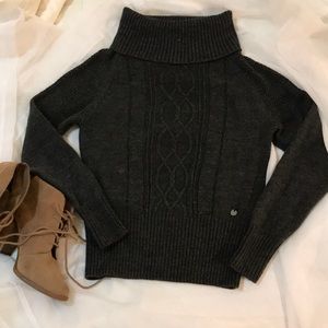 Levi’s Cowl neck sweater S/M